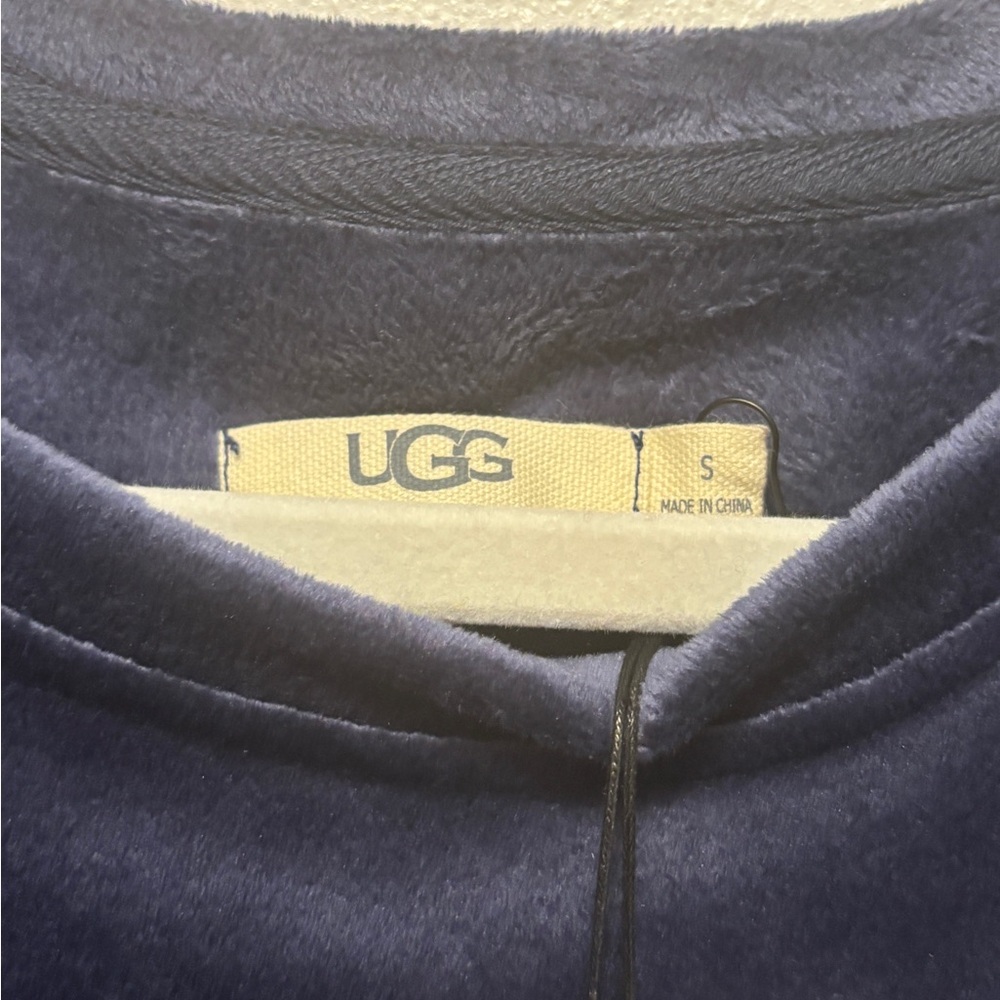 NWT UGG velvet long sleeve sweater Sz small - Picture 4 of 4